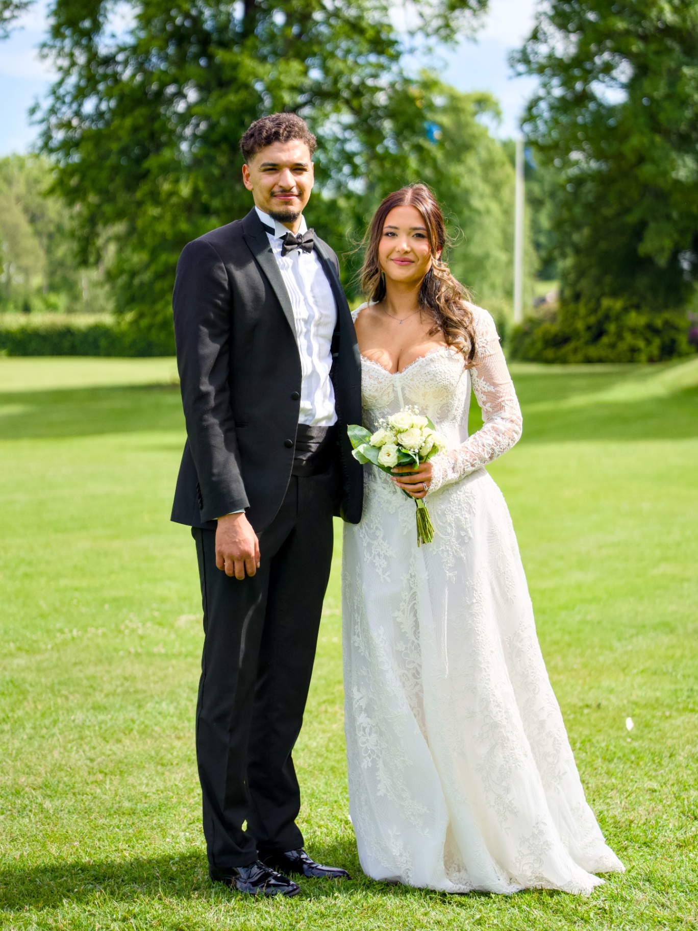 Adam & Linnea portrait outdoors